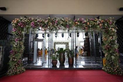 Gate / Entrance and Floral detail — wedding decor — Westin